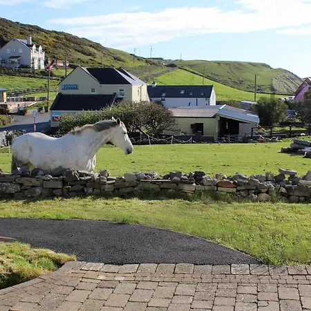Luxury In Village With Hot Tubs *