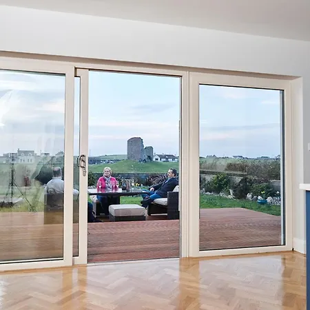 Luxury In Village With Hot Tubs *