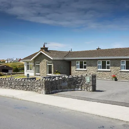 Holiday home Luxury In Village With Hot Tubs *