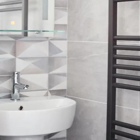 بيت للعطل Luxury In Village With Hot Tubs دولين