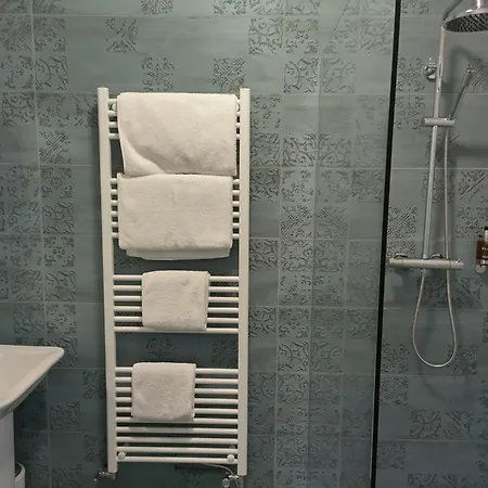 بيت للعطل Luxury In Village With Hot Tubs *