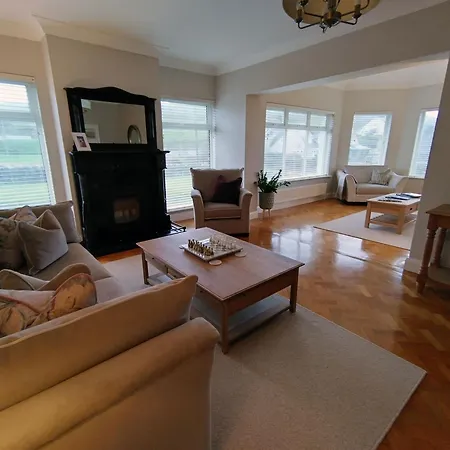 Luxury In Village With Hot Tubs * دولين