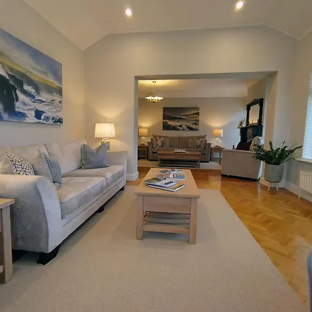 بيت للعطل Luxury In Village With Hot Tubs