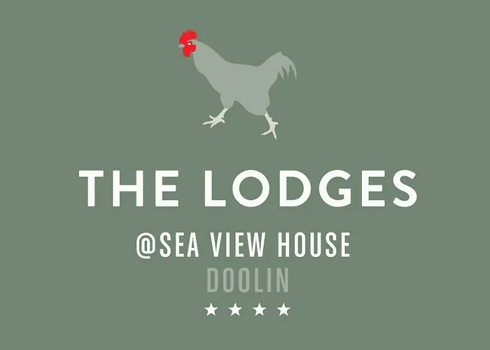 Ferienhaus Luxury In Village With Hot Tubs