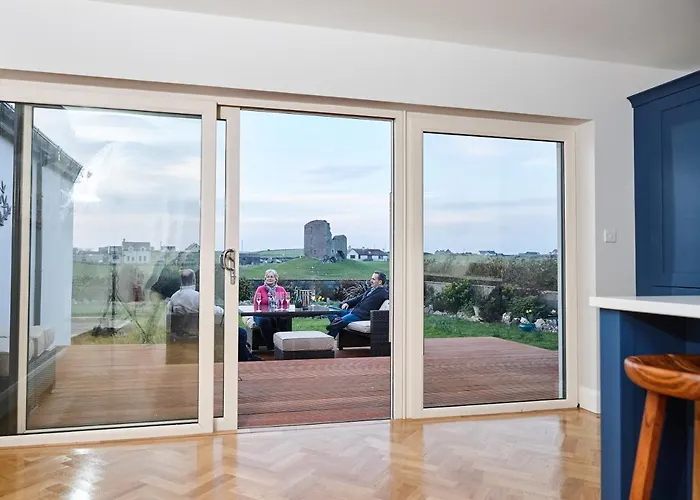 Luxury In Village With Hot Tubs *