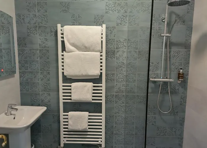 Ferienhaus Luxury In Village With Hot Tubs *